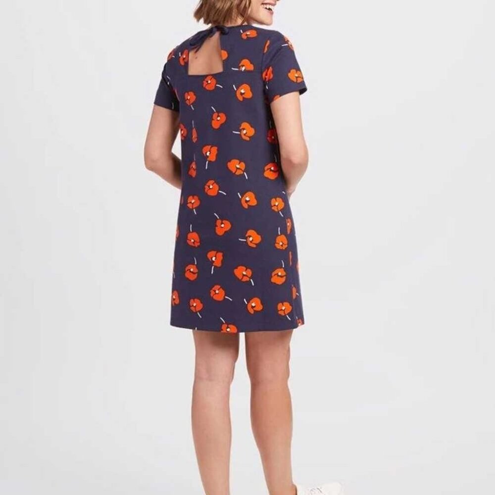EUC Draper James Floral Sheath Dress Navy w/ Red Flower Motif Sz M - Picture 2 of 5